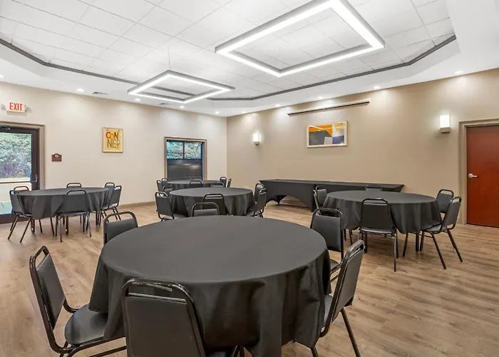 Holiday Inn Express Hotel & Suites Newton Sparta By Ihg